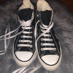 Black hightop converse